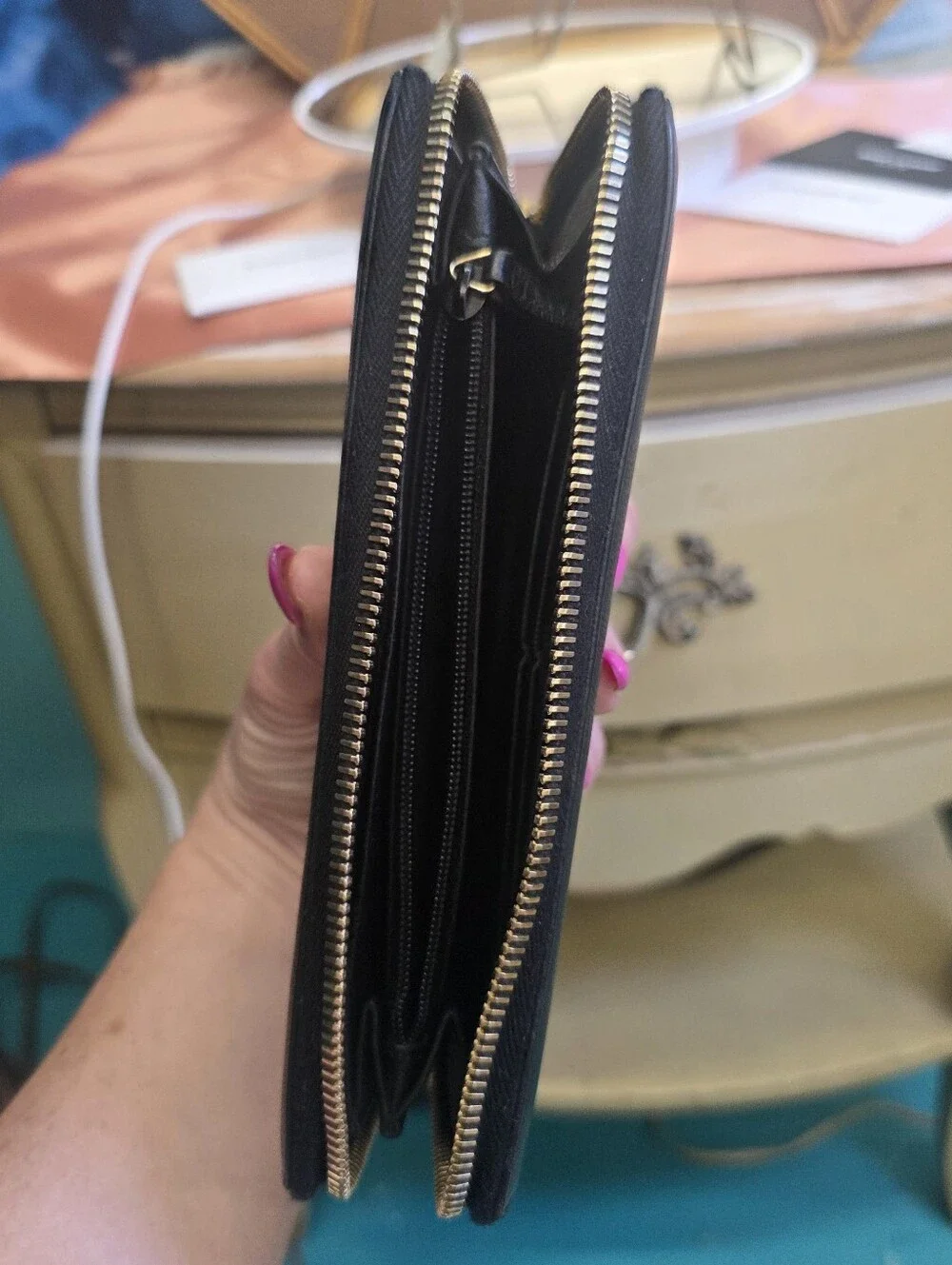 YSL Ives Saint Laurent Black Zippy Wallet - Picture 8 of 17